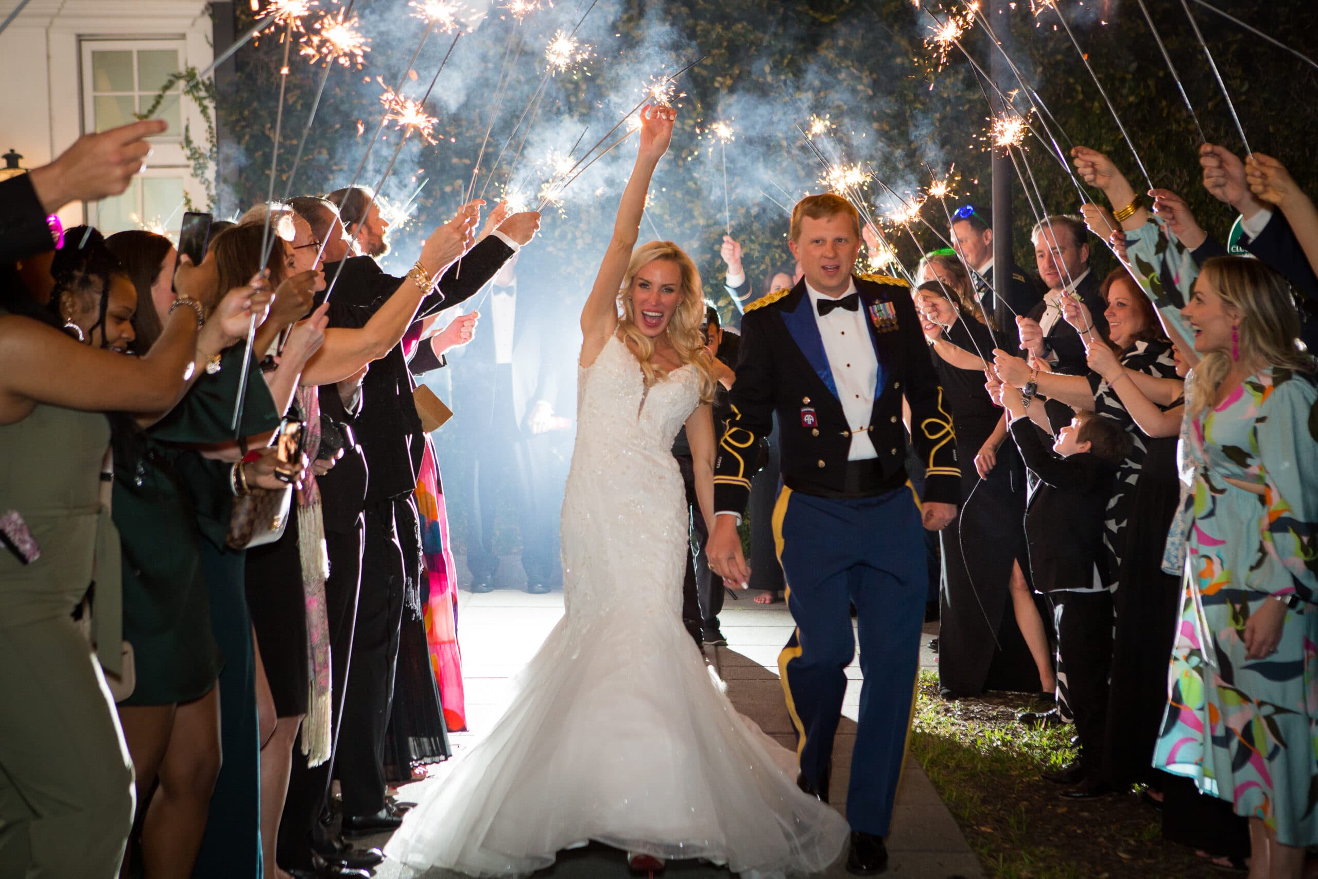 Palmetto Club wedding in Greenville SC captured by Noveli Photography