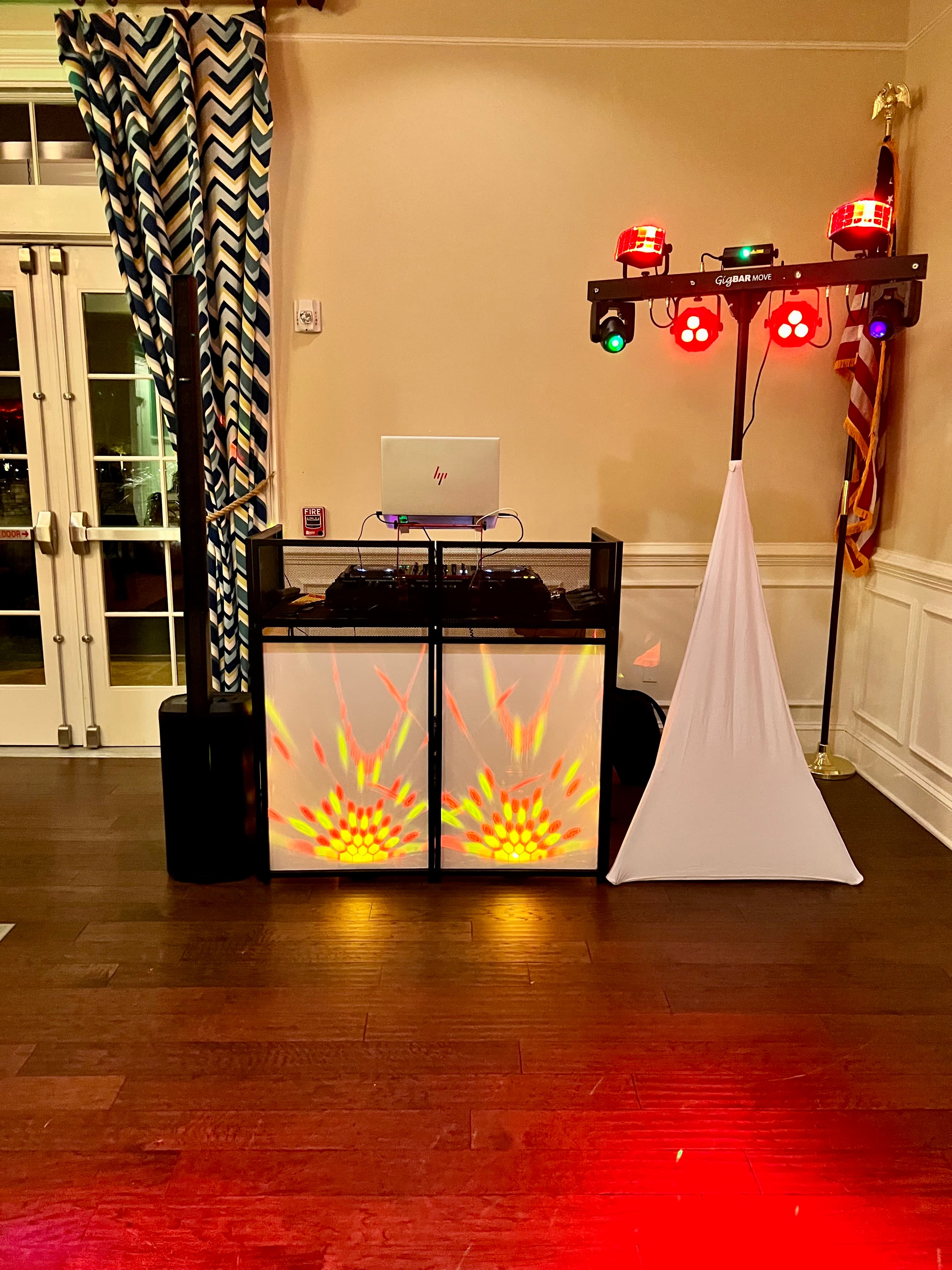 Chris James Entertainment - wedding DJ and entertainment