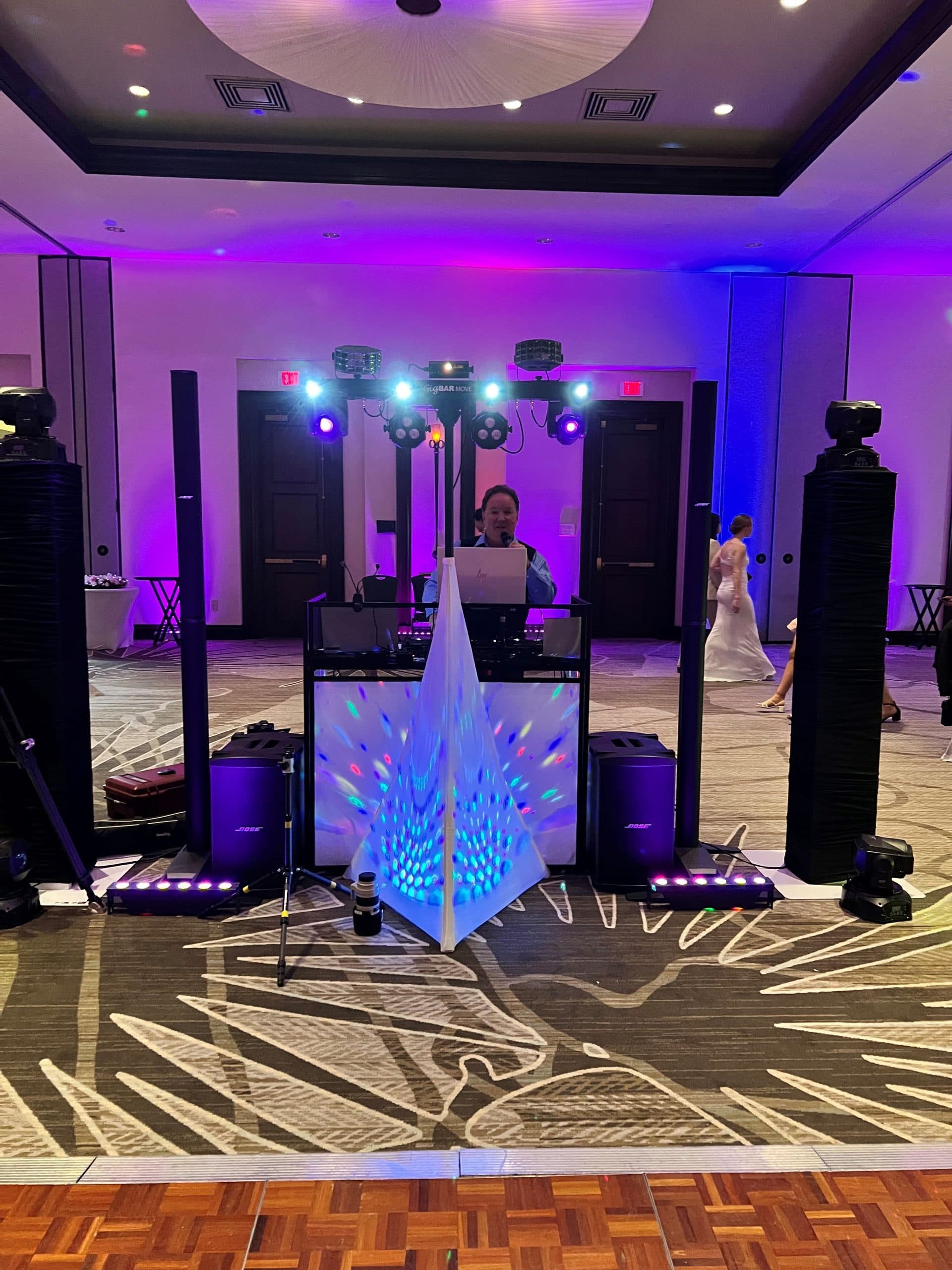 Chris James Entertainment - wedding DJ and entertainment