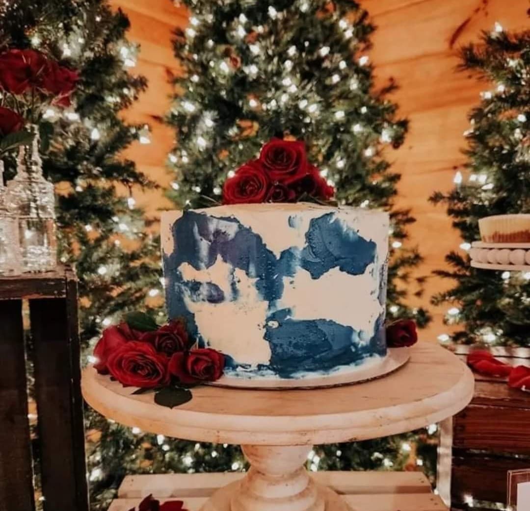 Twisted Whisk - wedding cake baker